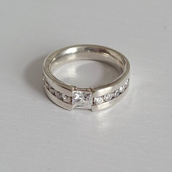 Vintage Sterling Silver CZ Square Crystal Cluster Row Ring - Picture 2 of 12